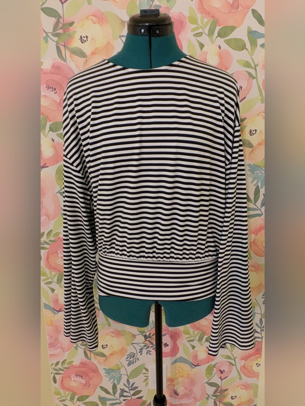 H&M Striped Long-Sleeve Women's Top - Black & White